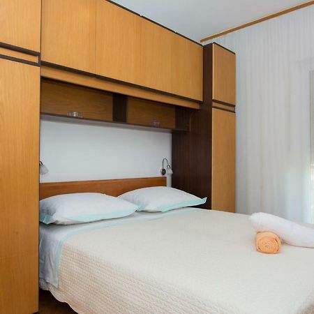Apartments Pericic ポドストラナ エクステリア 写真