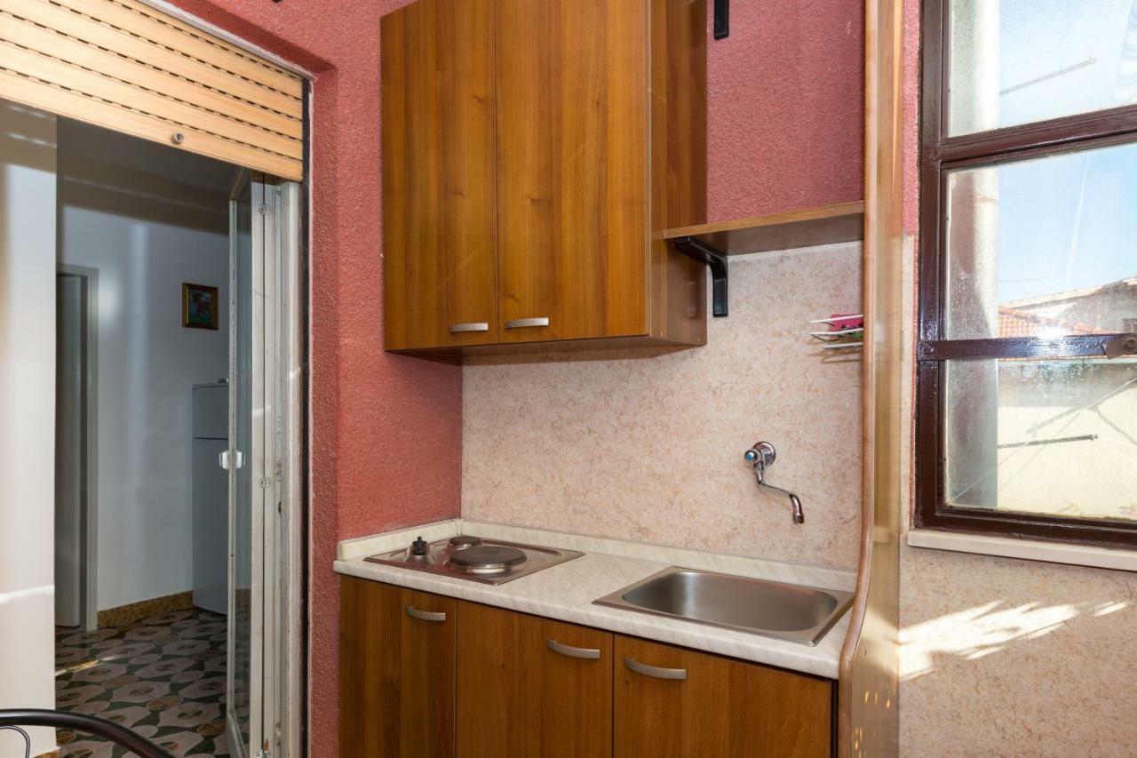 Apartments Pericic ポドストラナ エクステリア 写真